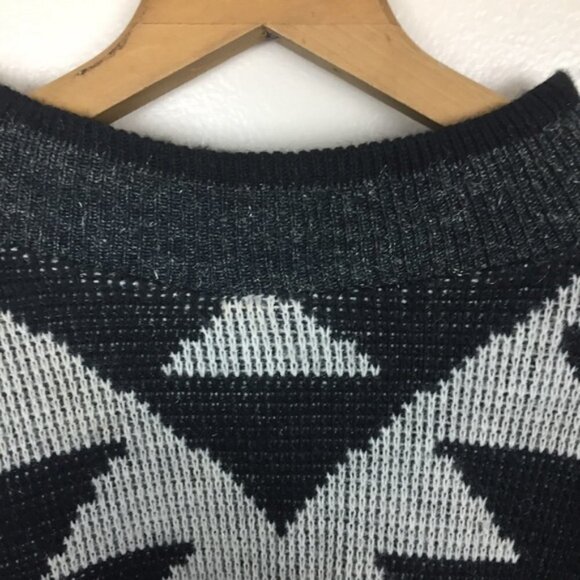 Women's Large Vintage Gray & Black Aztec Print Sweater - Picture 4 of 7